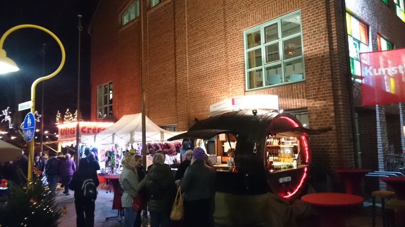 überall Köstlichkeiten auf dem 33. Kaltenkirchener Weihhnachtsmarkt